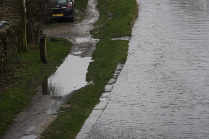 Silsden canal looking west